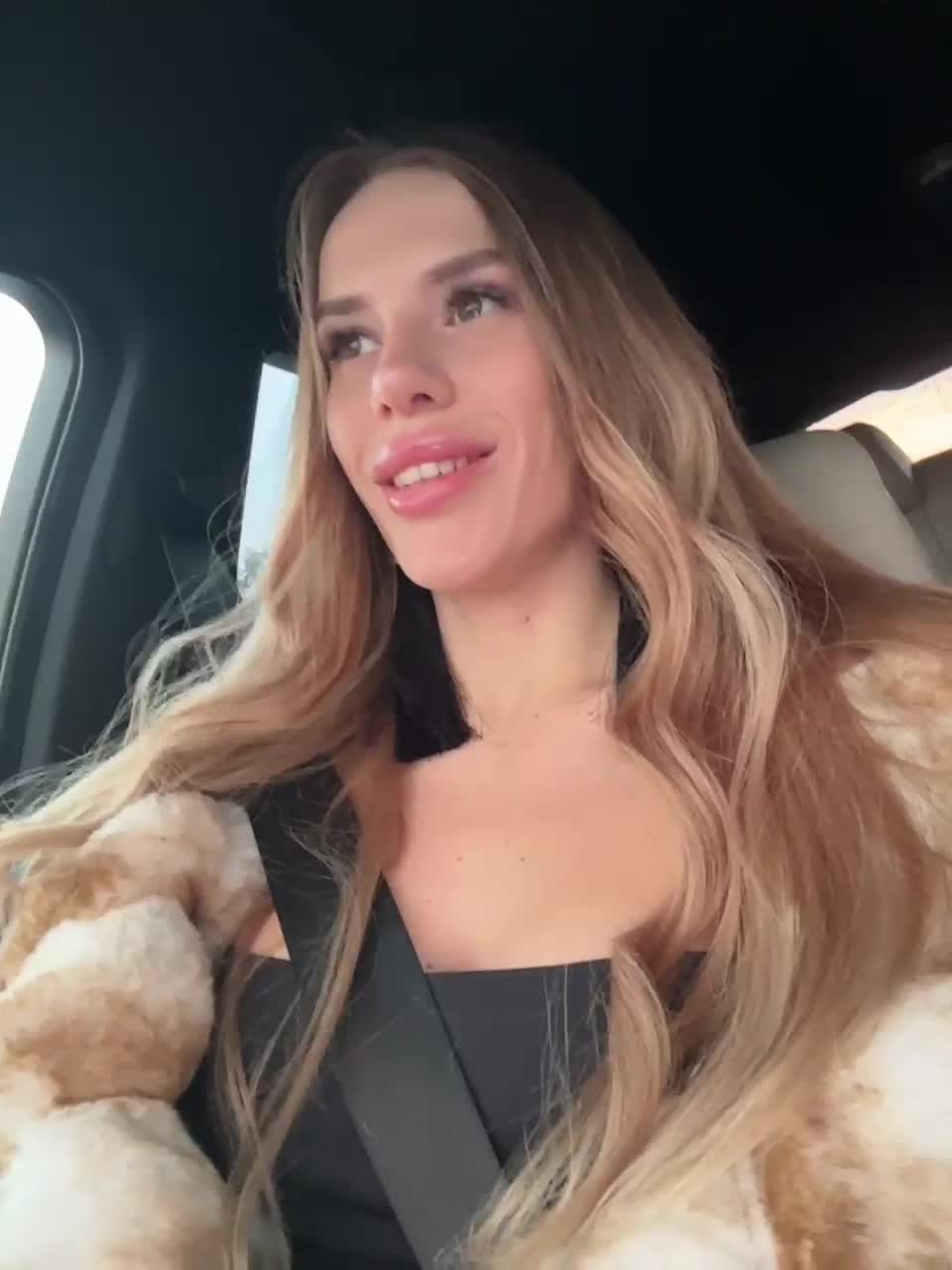 View or download file blondinochkaa on 2023-01-08 from bongacams