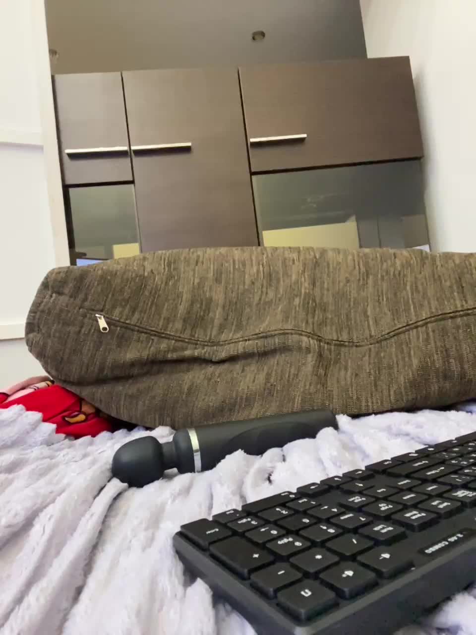 View or download file ladyynika on 2023-01-09 from bongacams