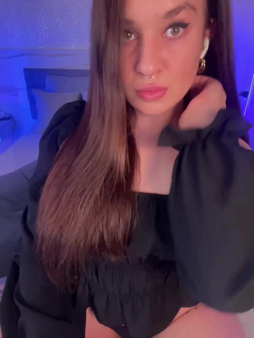 View or download file whoremira on 2023-01-09 from bongacams