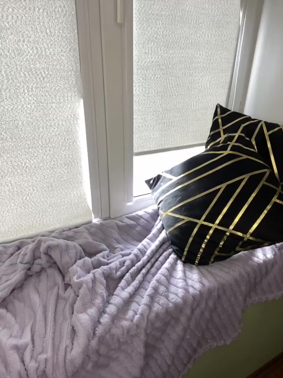 View or download file ladyynika on 2023-01-10 from bongacams