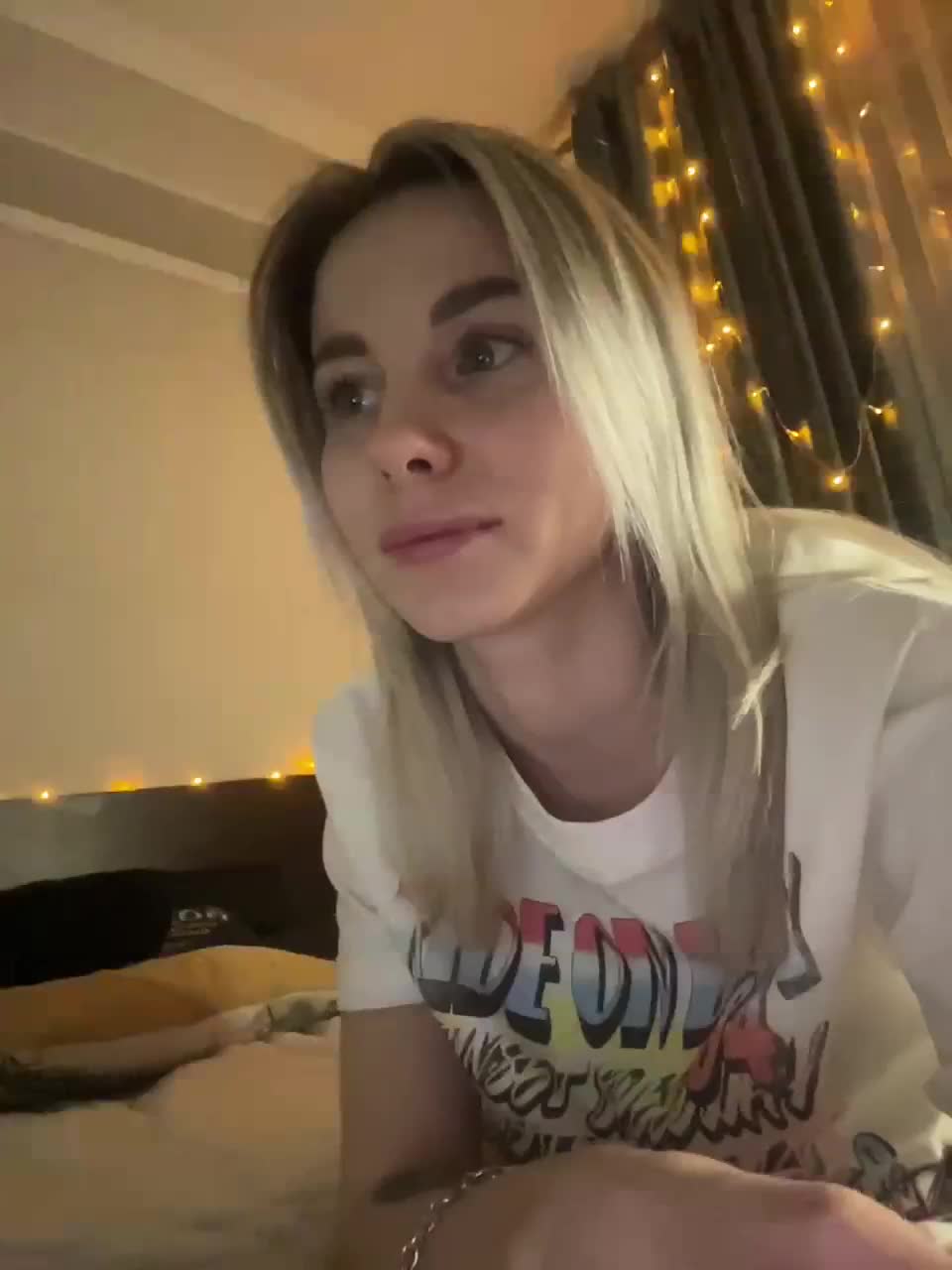 View or download file vik1one1 on 2023-01-10 from bongacams