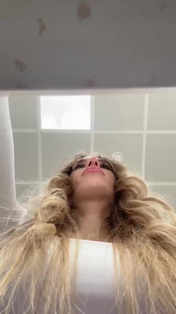 View or download file blondinochkaa on 2023-01-11 from bongacams