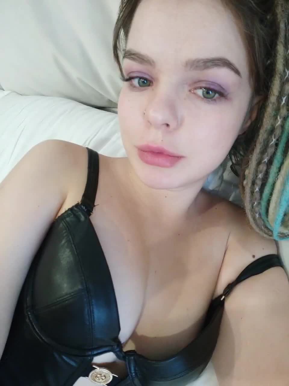 View or download file diprincess on 2023-01-11 from bongacams