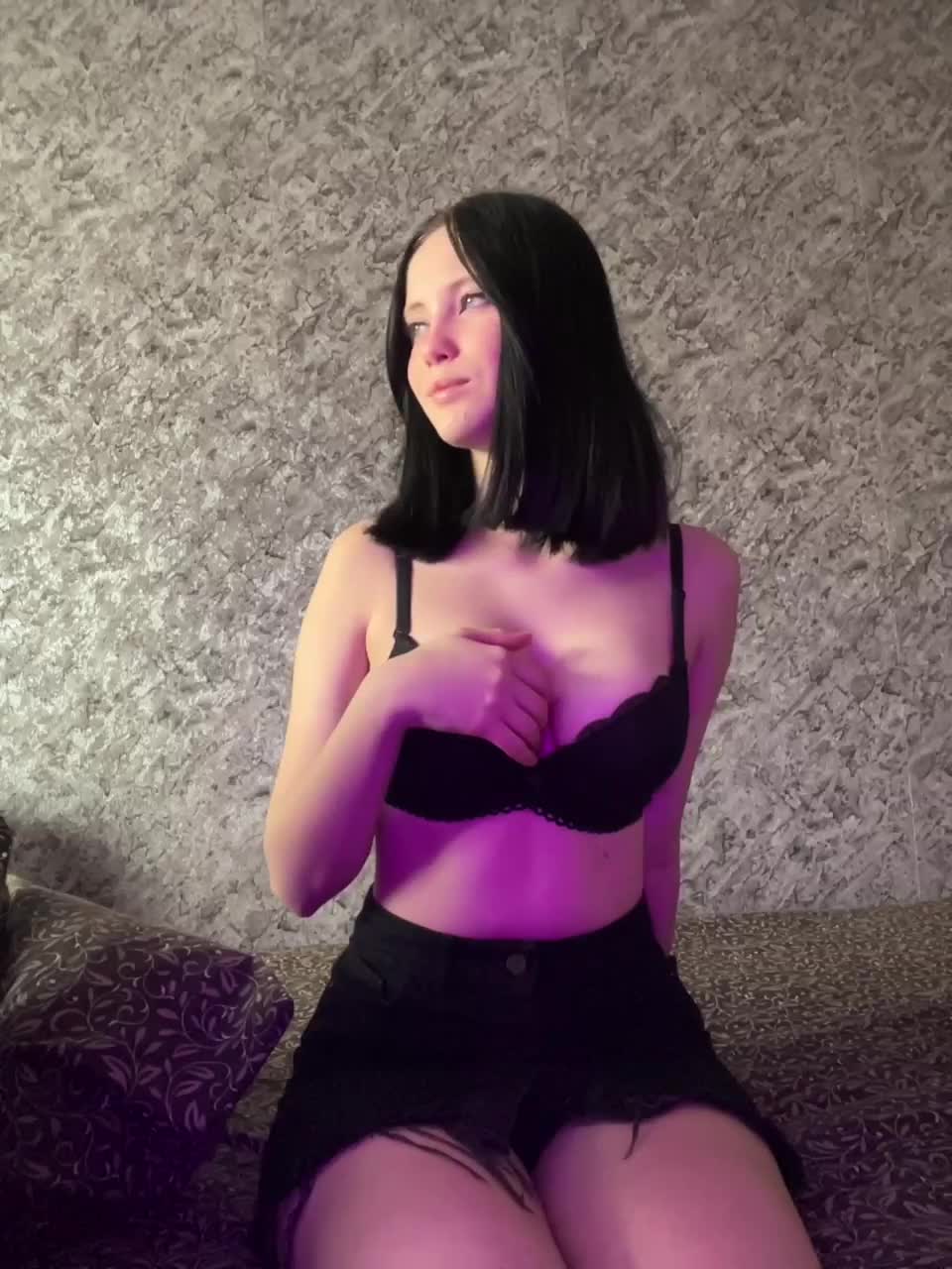 View or download file asunayri on 2023-01-14 from bongacams