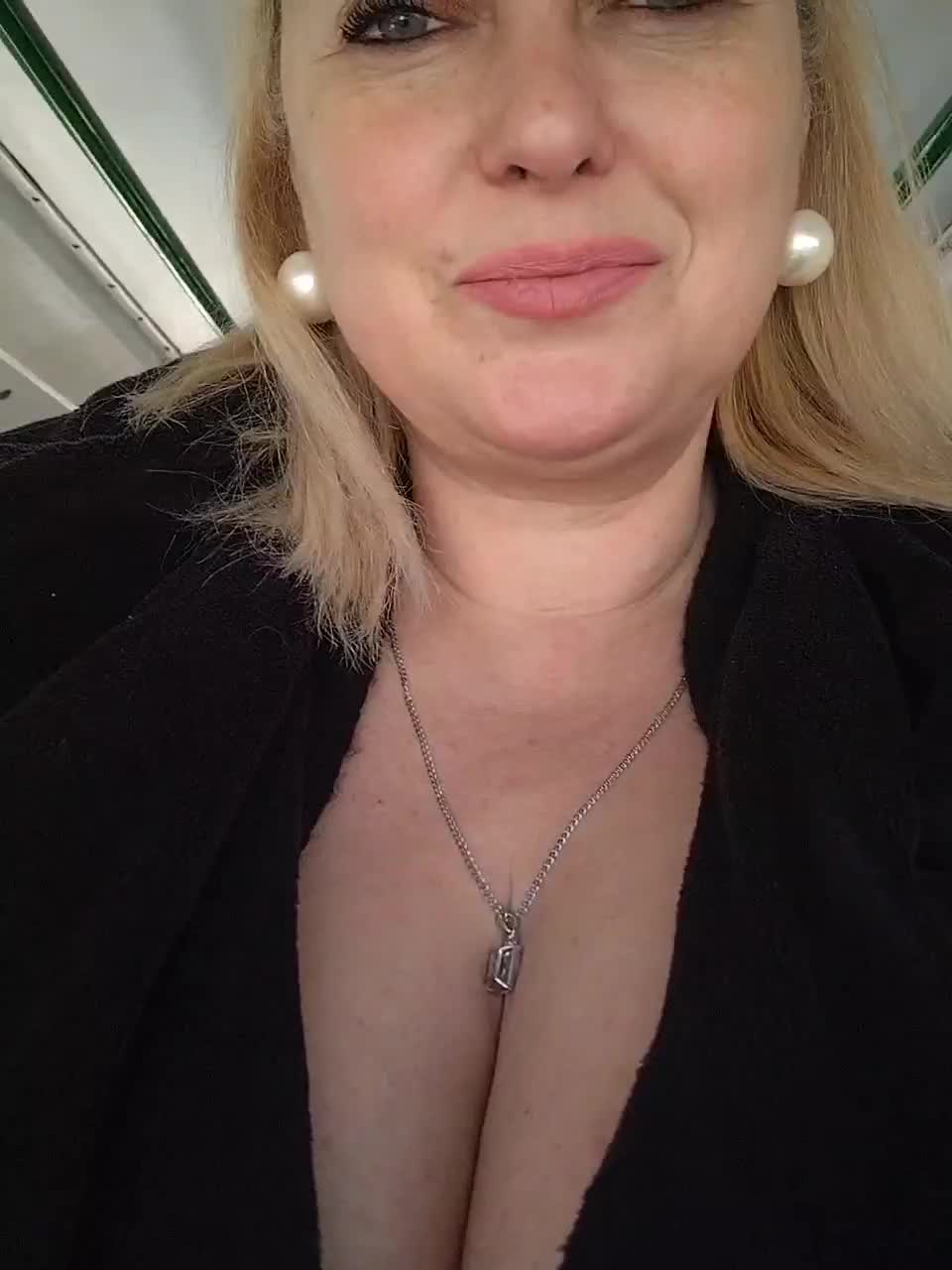 View or download file janna37 on 2023-01-16 from bongacams