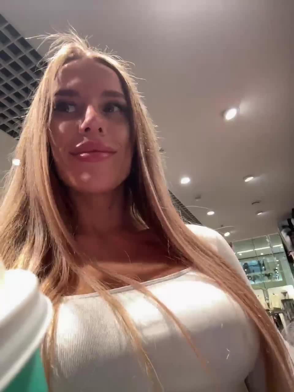 View or download file blondinochkaa on 2023-01-17 from bongacams