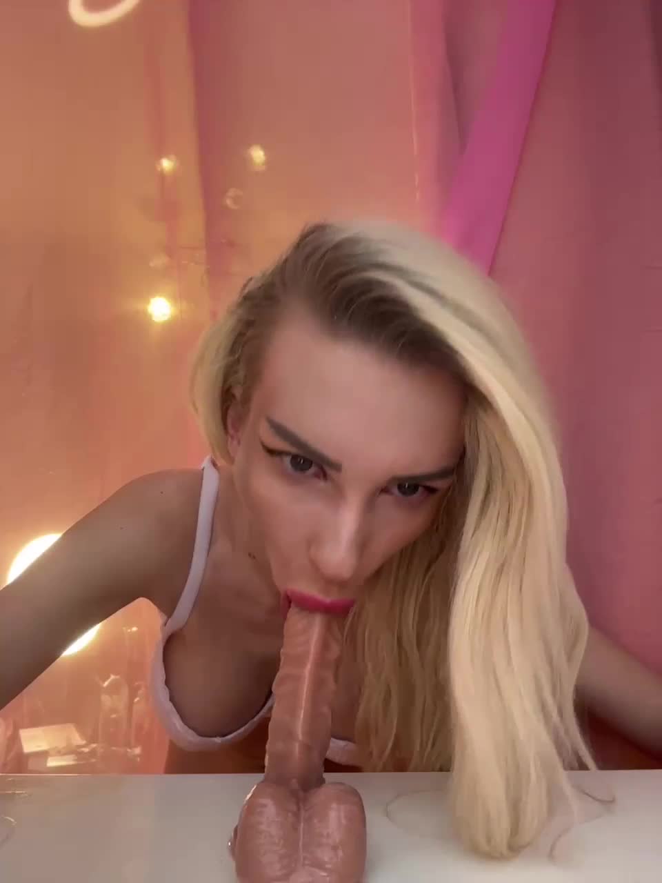 View or download file goldpussy69 on 2023-01-17 from bongacams