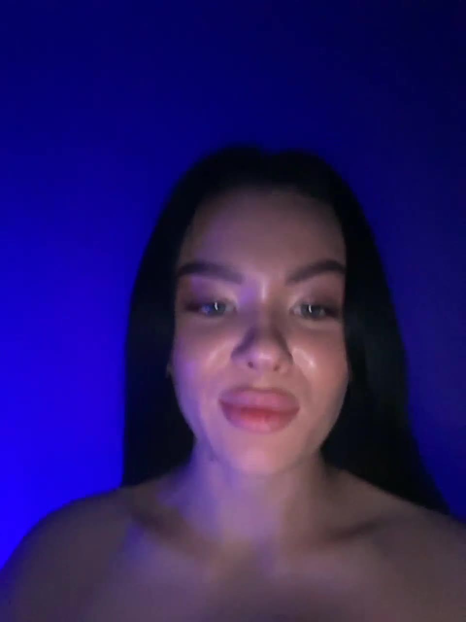 View or download file jullyonyx on 2023-01-17 from bongacams