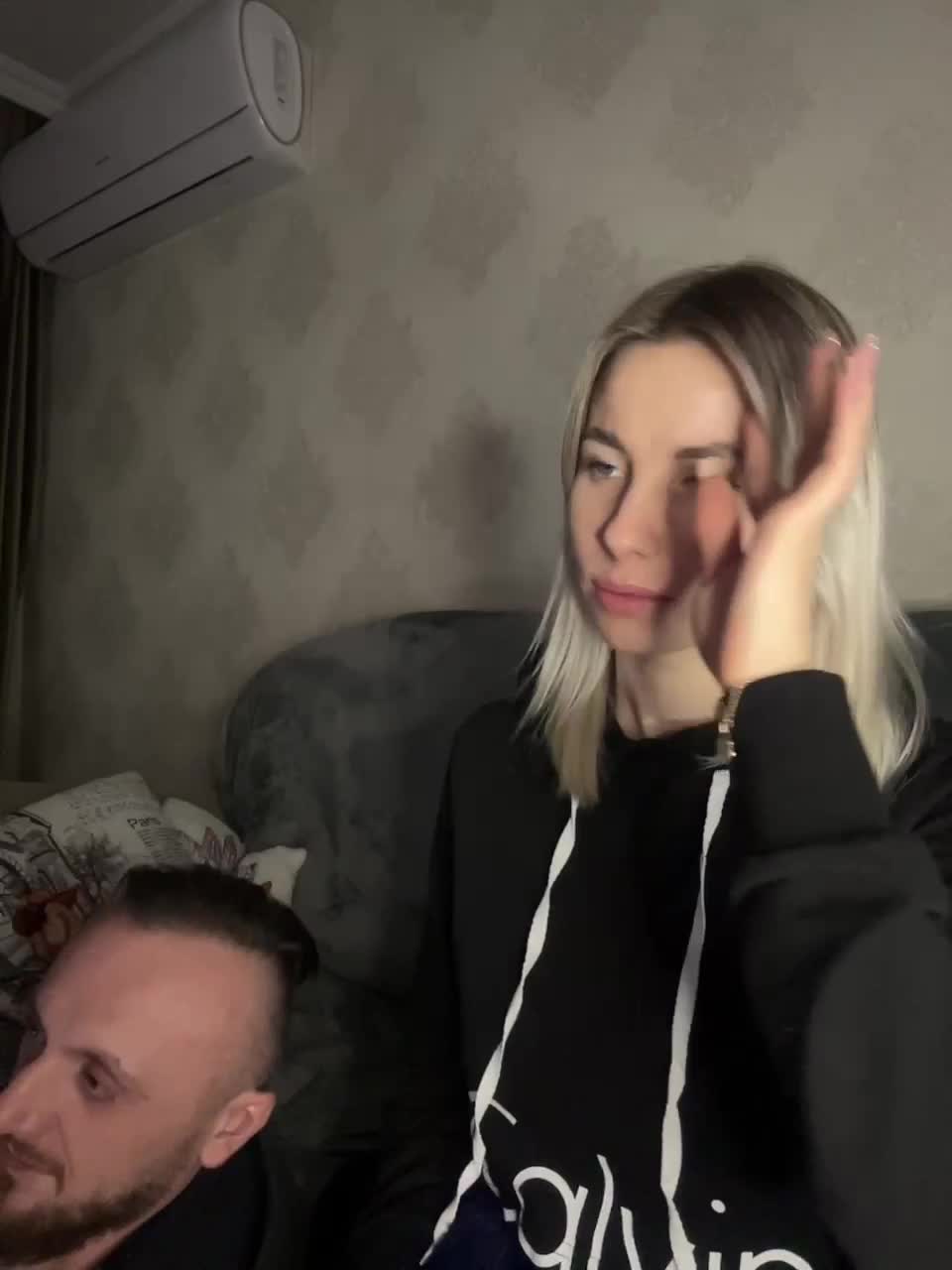 View or download file vik1one1 on 2023-01-17 from bongacams