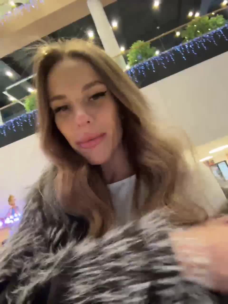 View or download file blondinochkaa on 2023-01-20 from bongacams