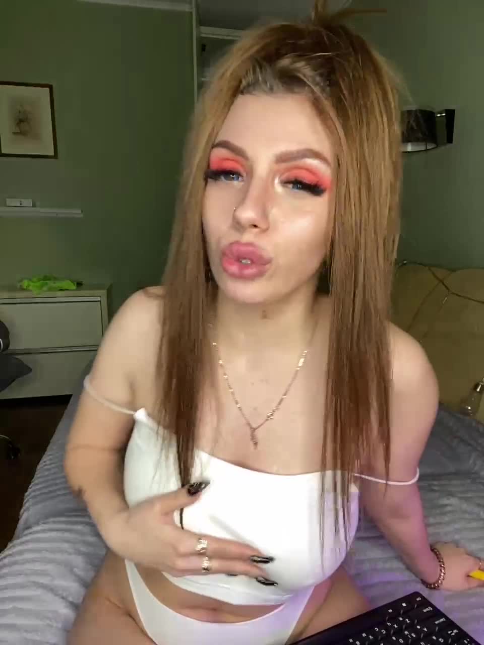 View or download file gloria_g on 2023-01-20 from bongacams