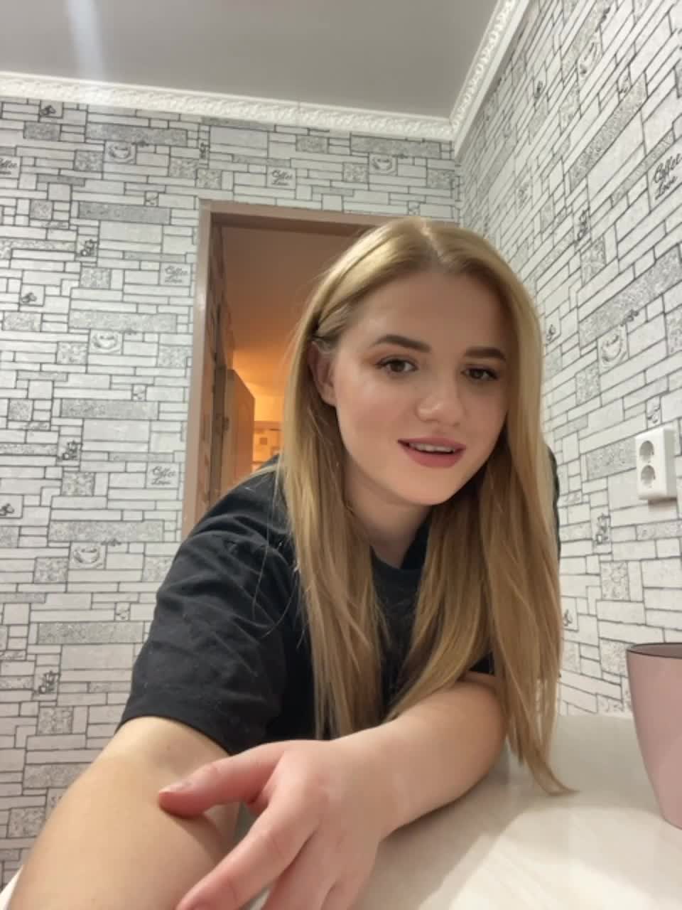 View or download file butterflysay on 2023-01-21 from bongacams