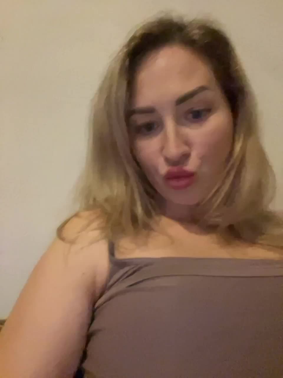 View or download file goddesssssss on 2023-01-22 from bongacams