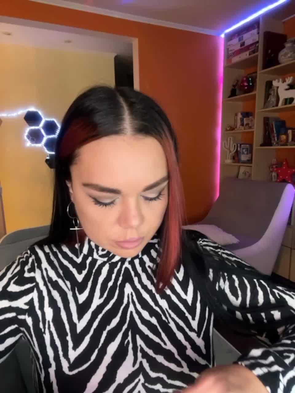 View or download file oliviagoold on 2023-01-23 from bongacams