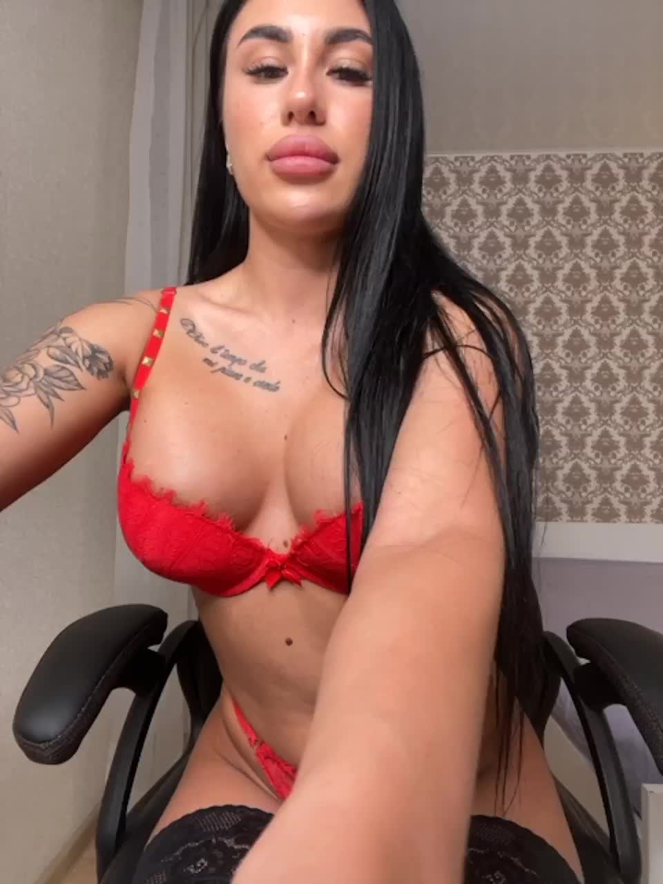 View or download file vikikiss on 2023-01-24 from bongacams