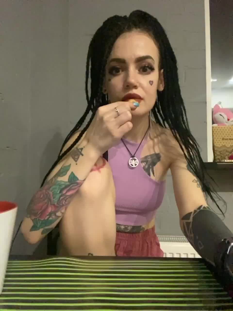 View or download file realalicebim on 2023-01-25 from bongacams