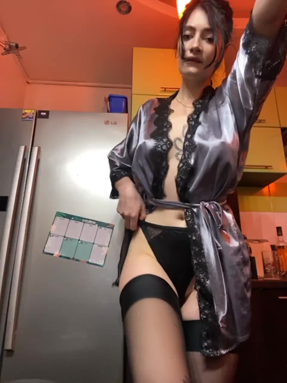 View or download file snakequeen on 2023-01-25 from bongacams