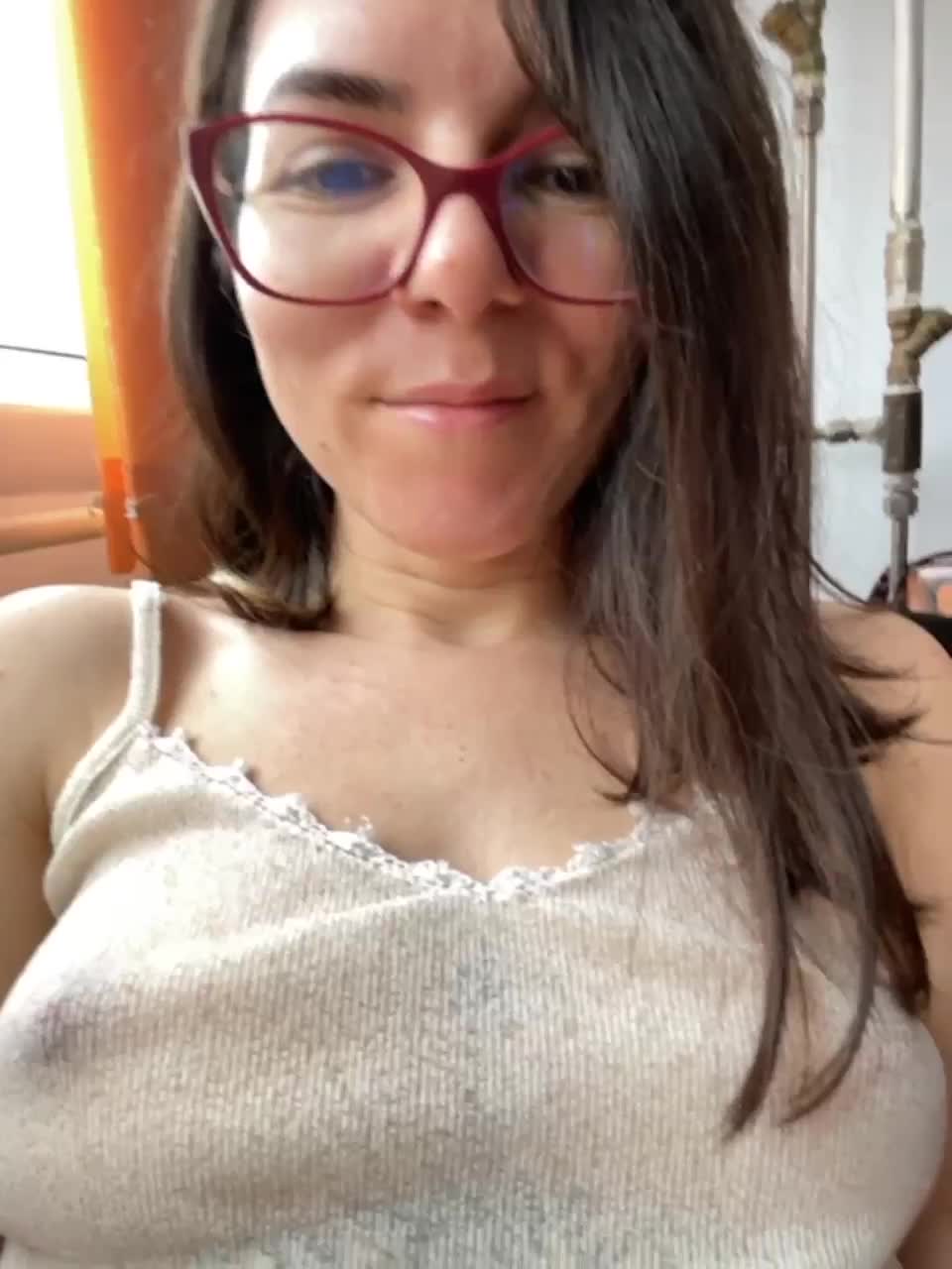 View or download file christineswee on 2023-01-29 from bongacams