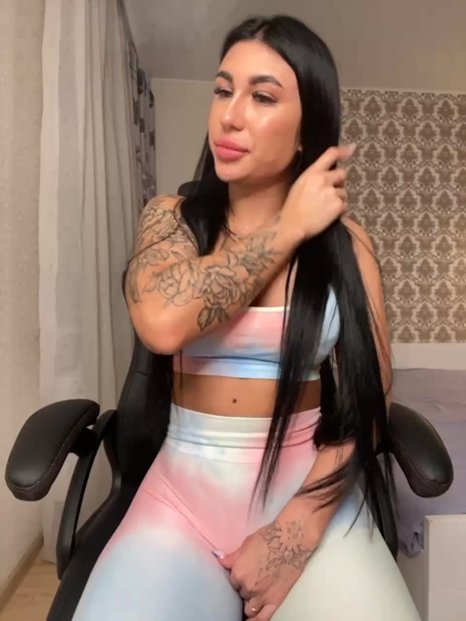 View or download file vikikiss on 2023-01-29 from bongacams