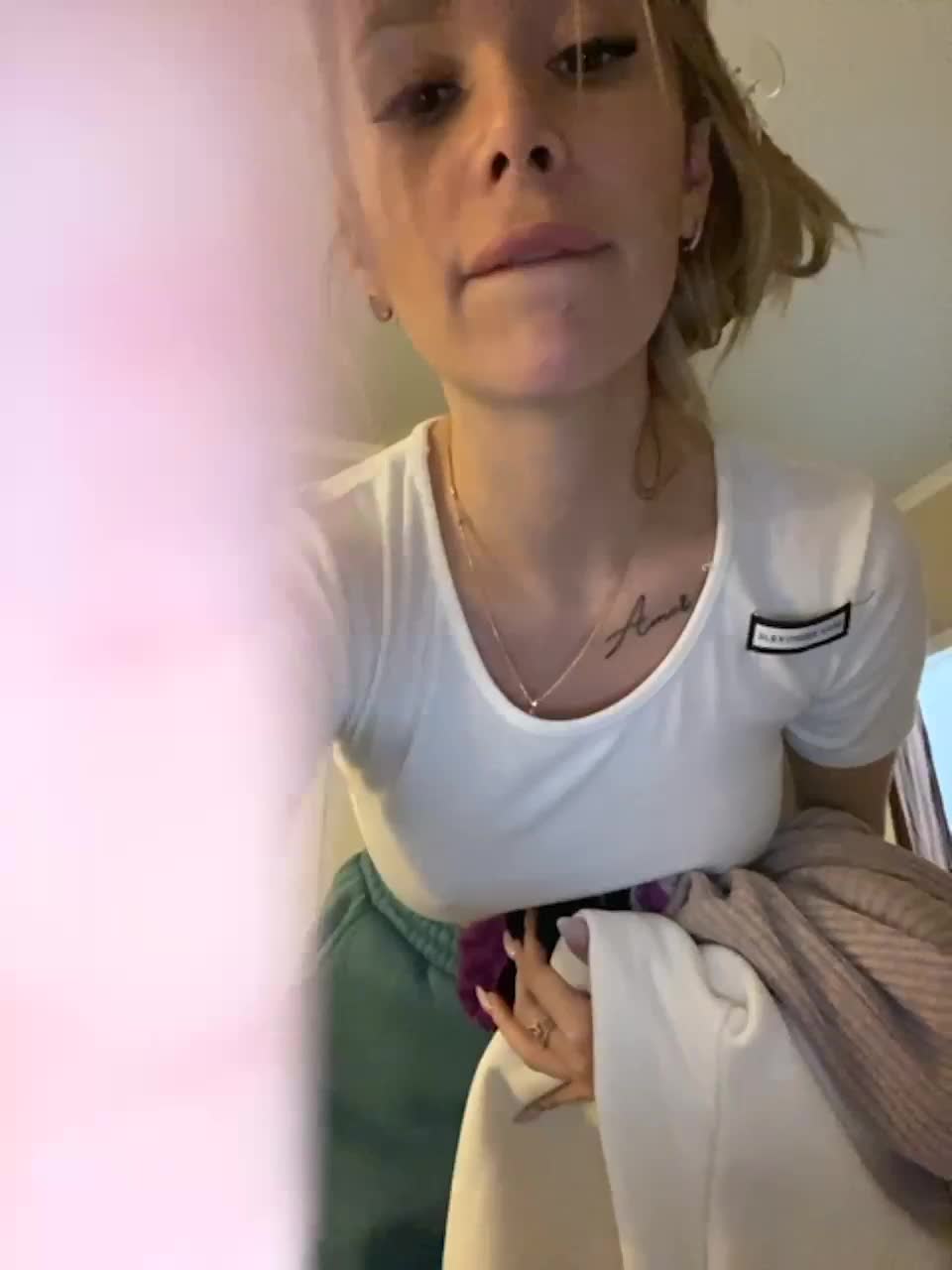 View or download file candybrava on 2023-02-03 from bongacams