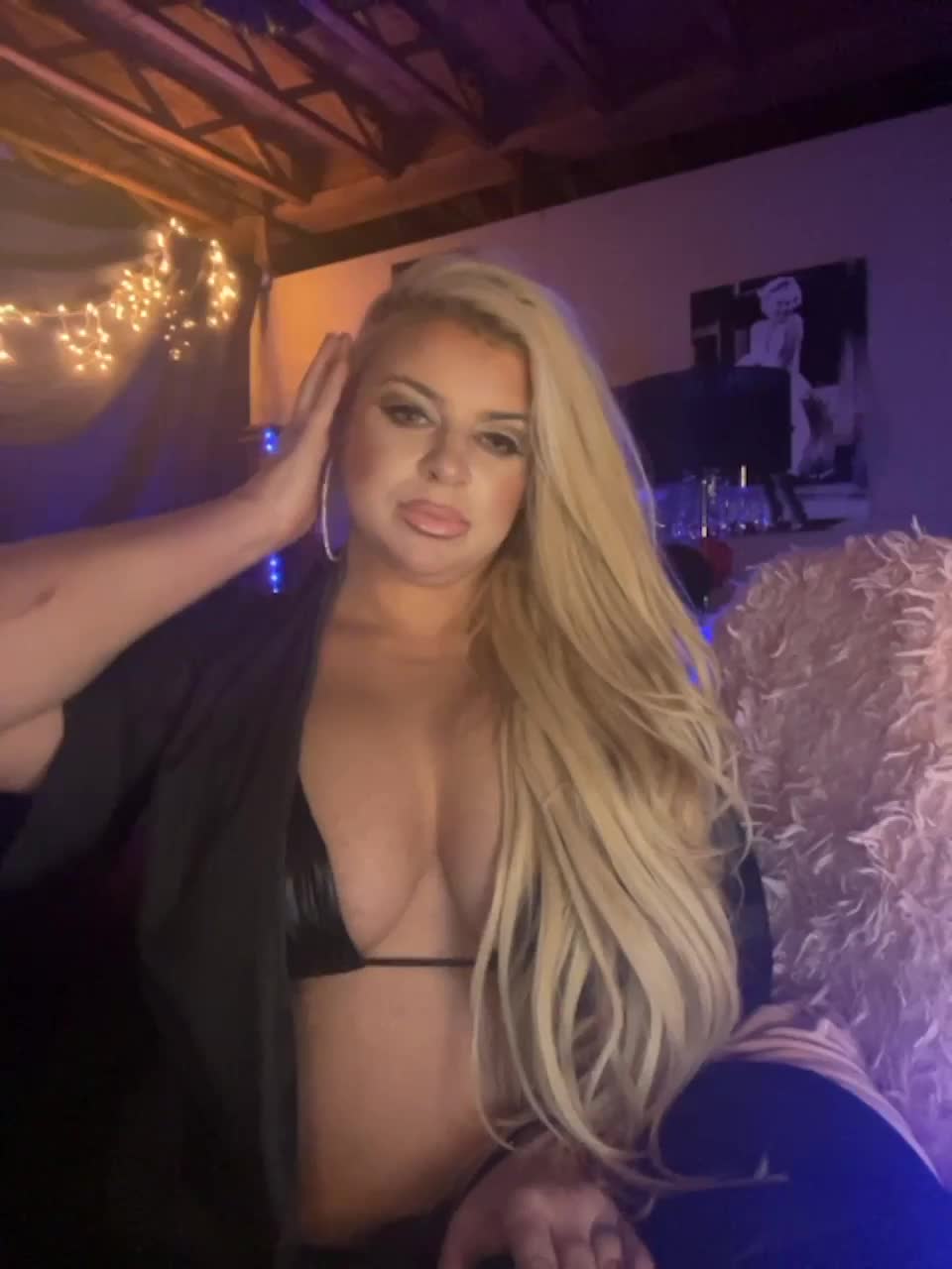 View or download file xtinastar on 2023-02-03 from bongacams