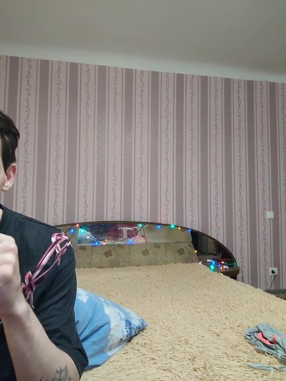 View or download file weloveqni on 2023-02-05 from bongacams