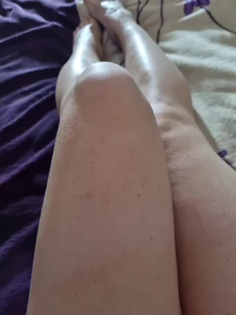 View or download file twin_kle on 2023-02-08 from bongacams