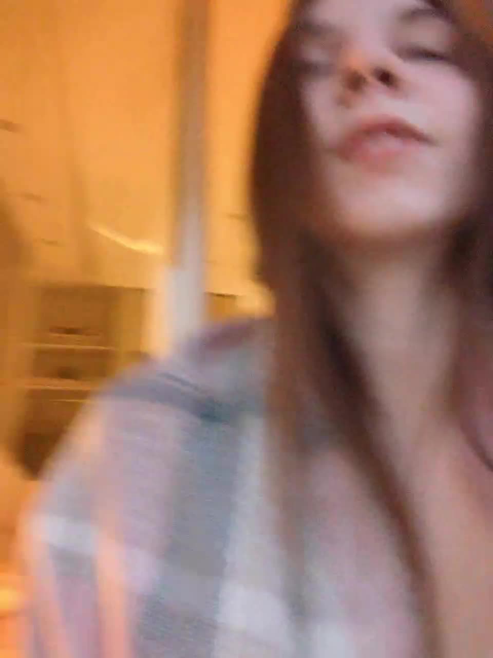 View or download file emilyev4ns on 2023-02-10 from bongacams