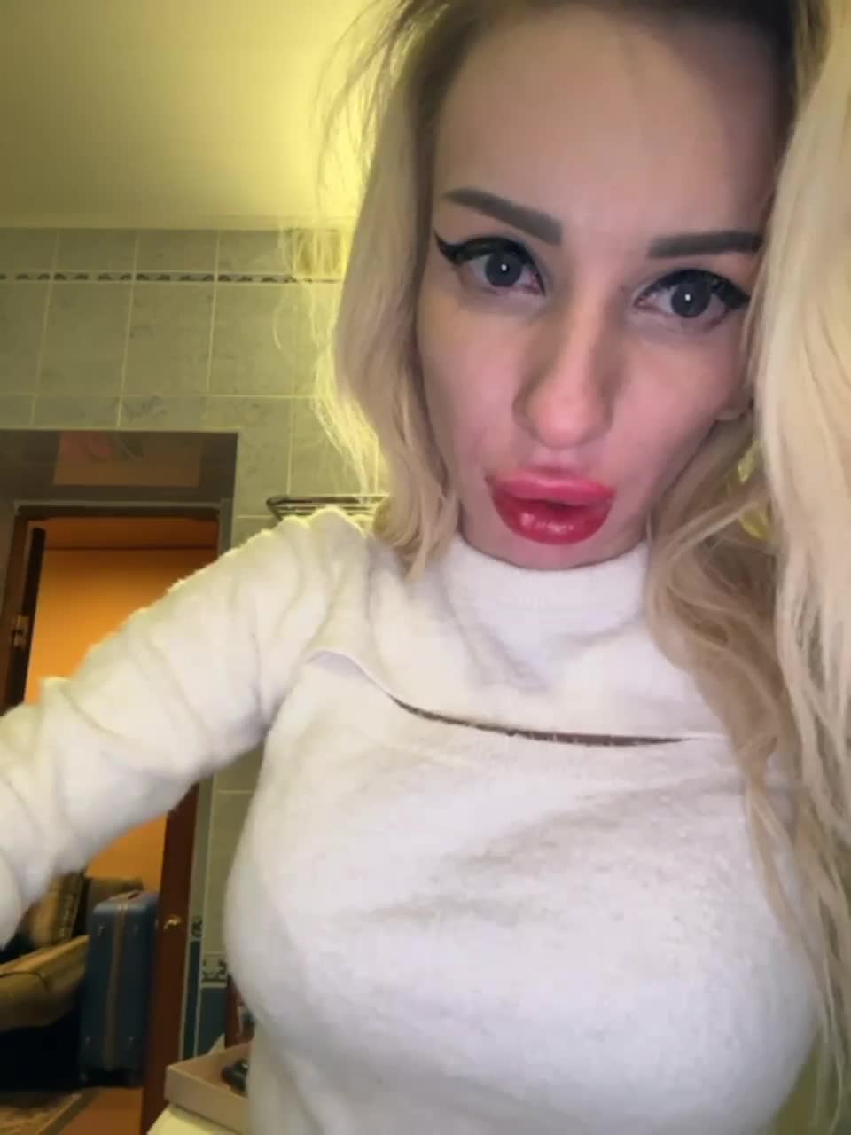 View or download file goldpussy69 on 2023-02-10 from bongacams