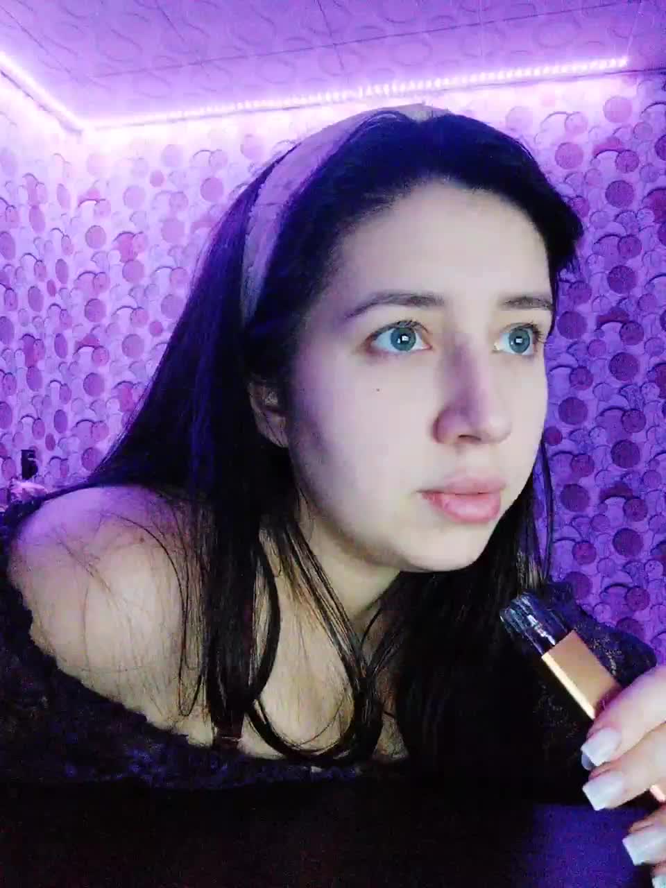 View or download file mialiahot on 2023-02-10 from bongacams