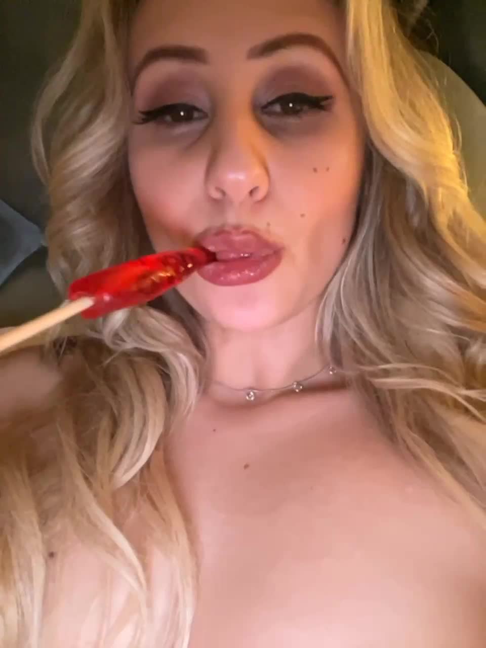 View or download file wowliliwow on 2023-02-10 from bongacams