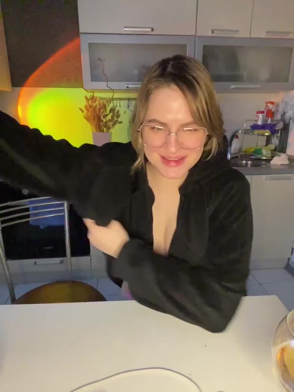 View or download file banana_peach on 2023-02-11 from bongacams