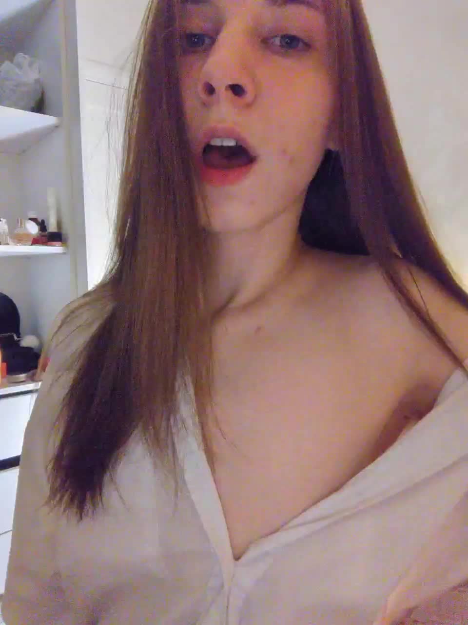 View or download file emilyev4ns on 2023-02-12 from bongacams