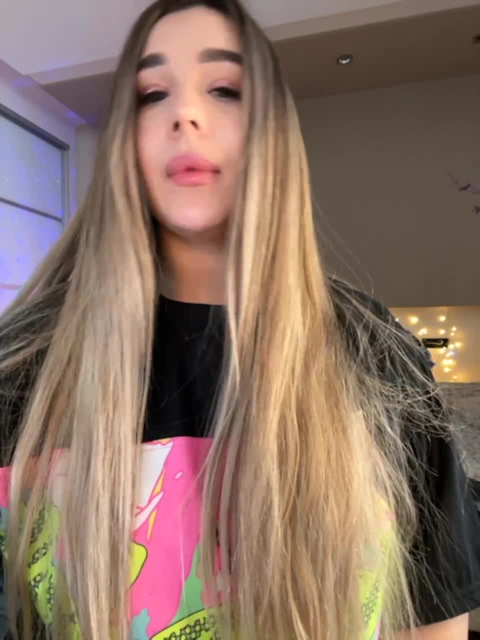 View or download file bloomjuliette on 2023-02-14 from bongacams