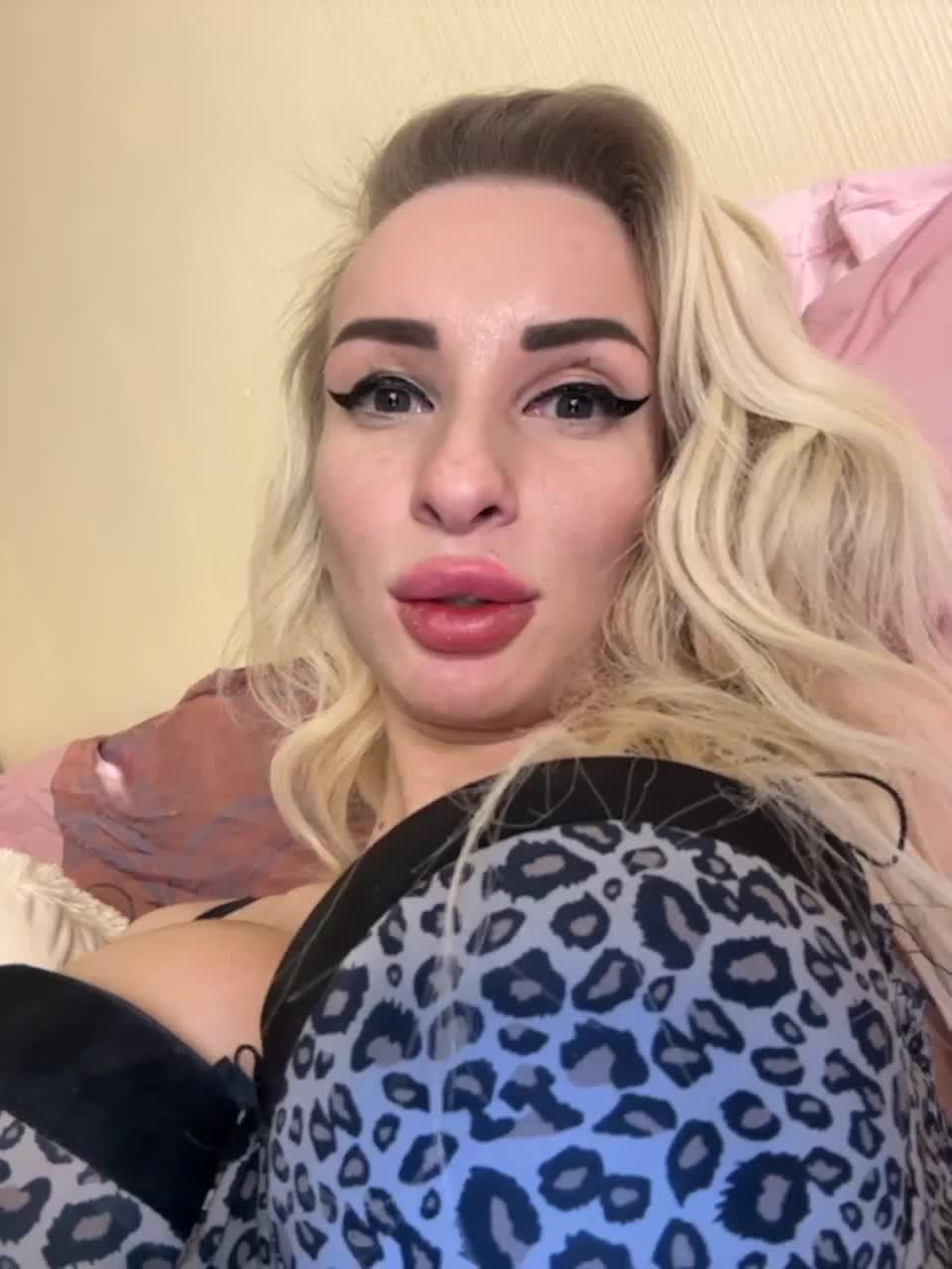 View or download file goldpussy69 on 2023-02-15 from bongacams