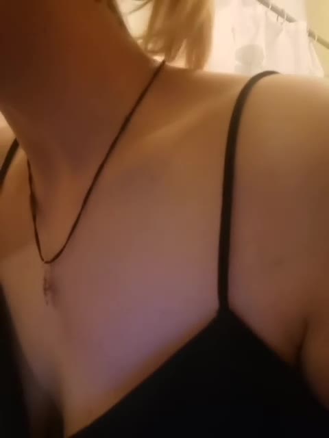 View or download file lendarinka on 2023-02-15 from bongacams