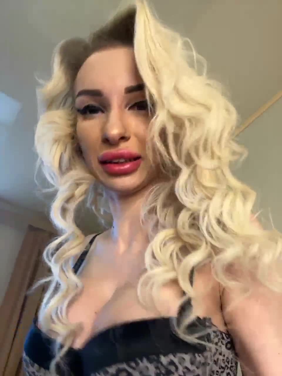 View or download file goldpussy69 on 2023-02-18 from bongacams