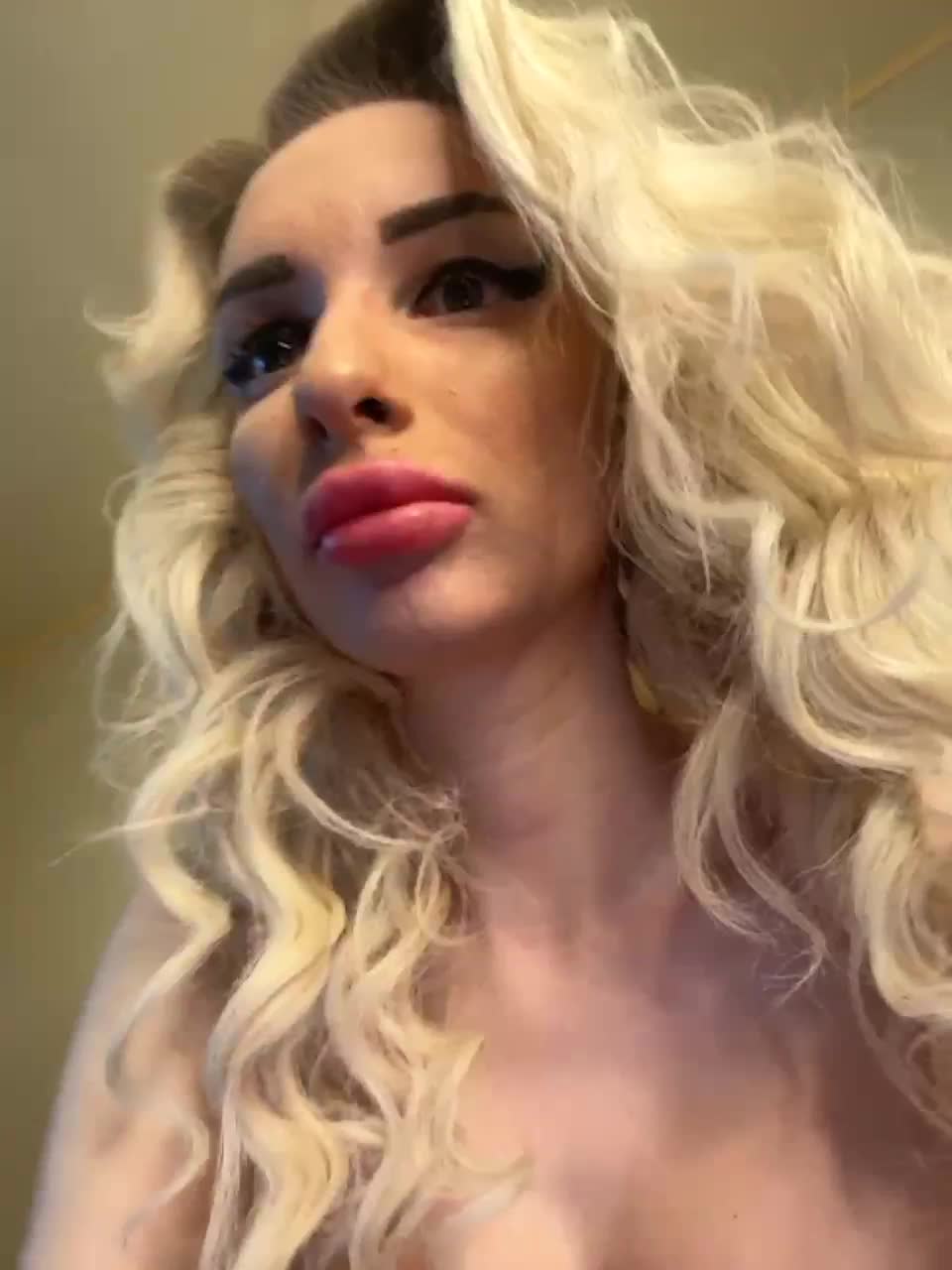 View or download file goldpussy69 on 2023-02-18 from bongacams