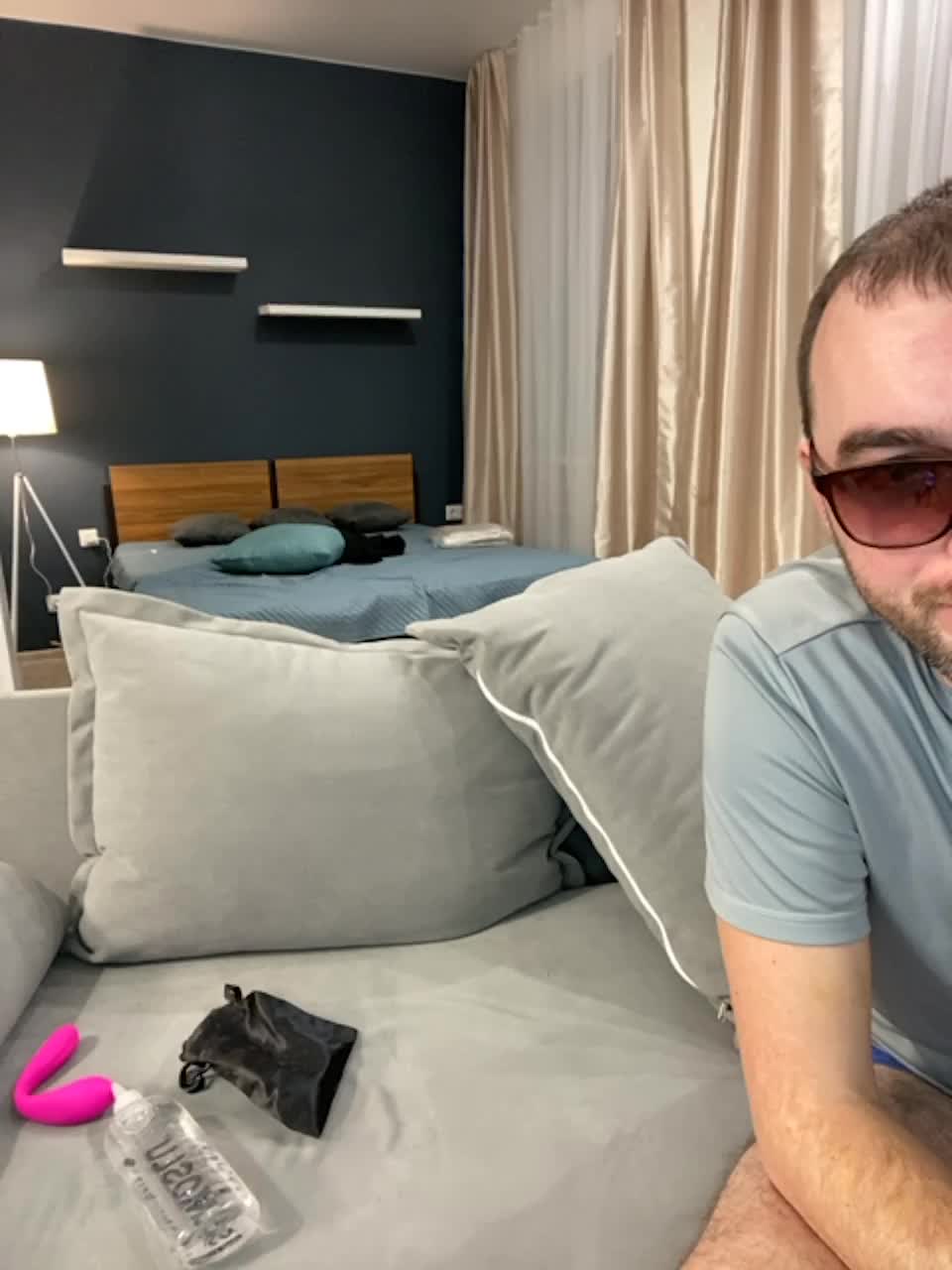 View or download file tchlen1 on 2023-02-18 from bongacams