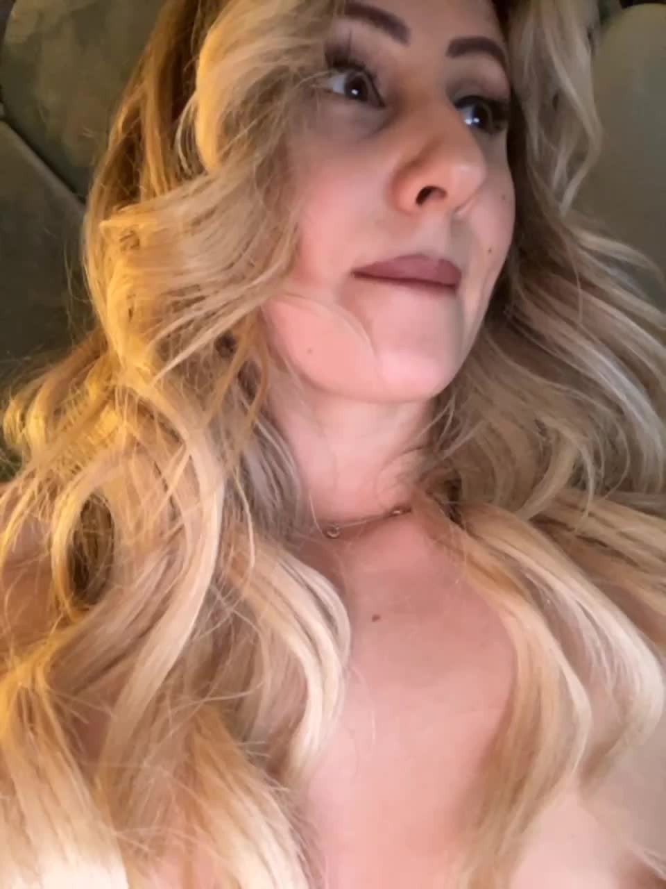 View or download file wowliliwow on 2023-02-18 from bongacams