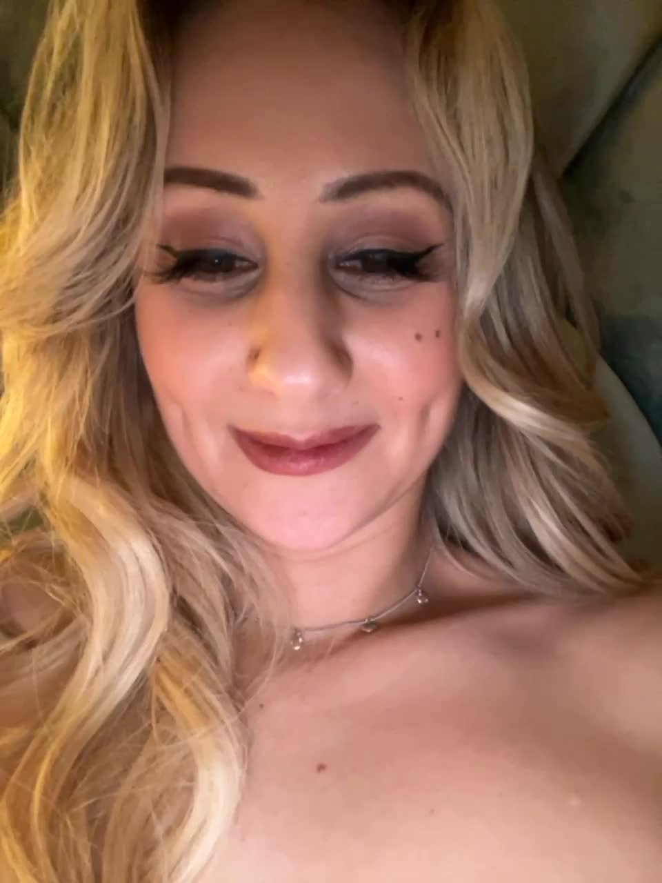 View or download file wowliliwow on 2023-02-18 from bongacams