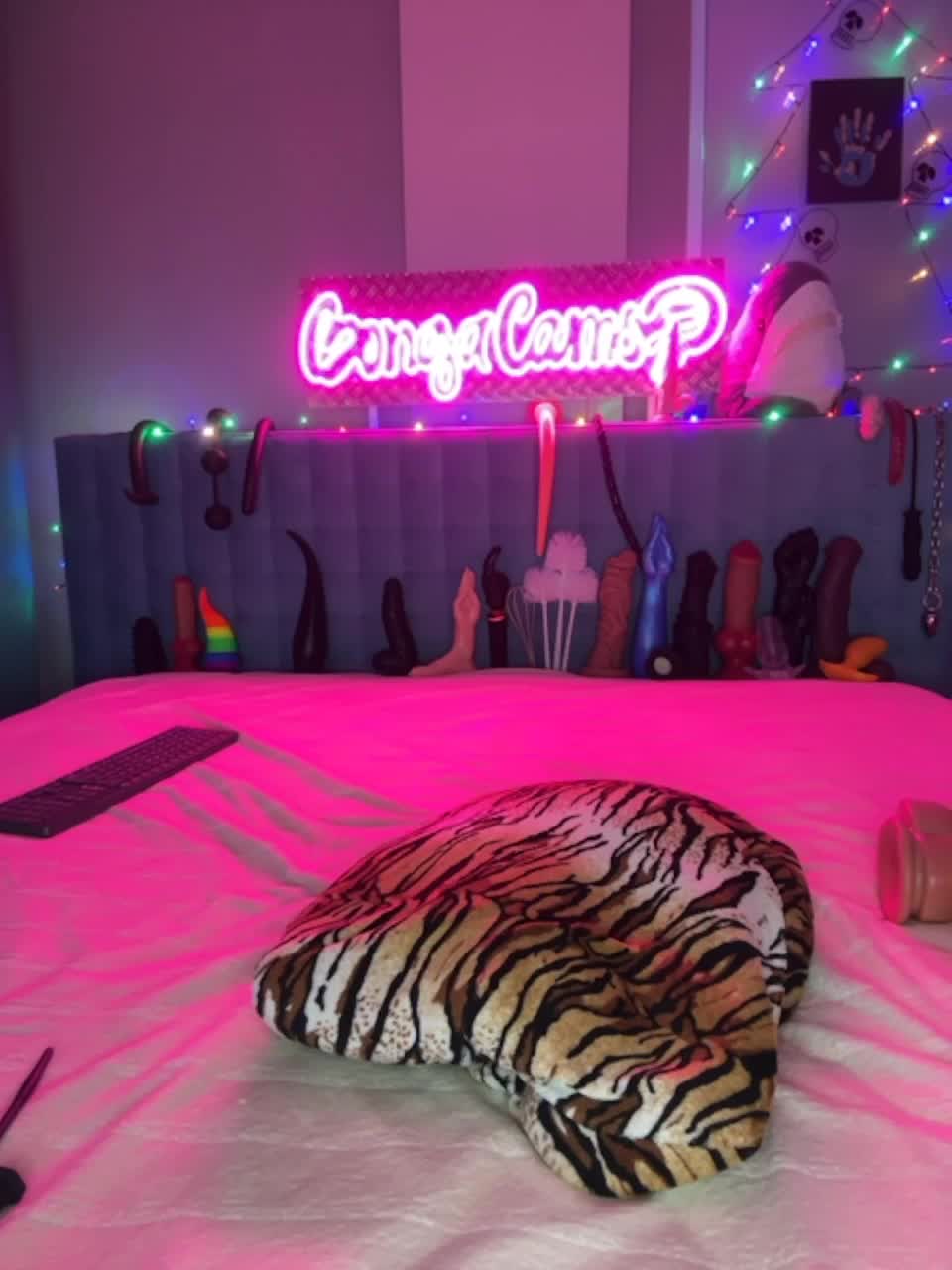 View or download file youlalia on 2023-02-19 from bongacams