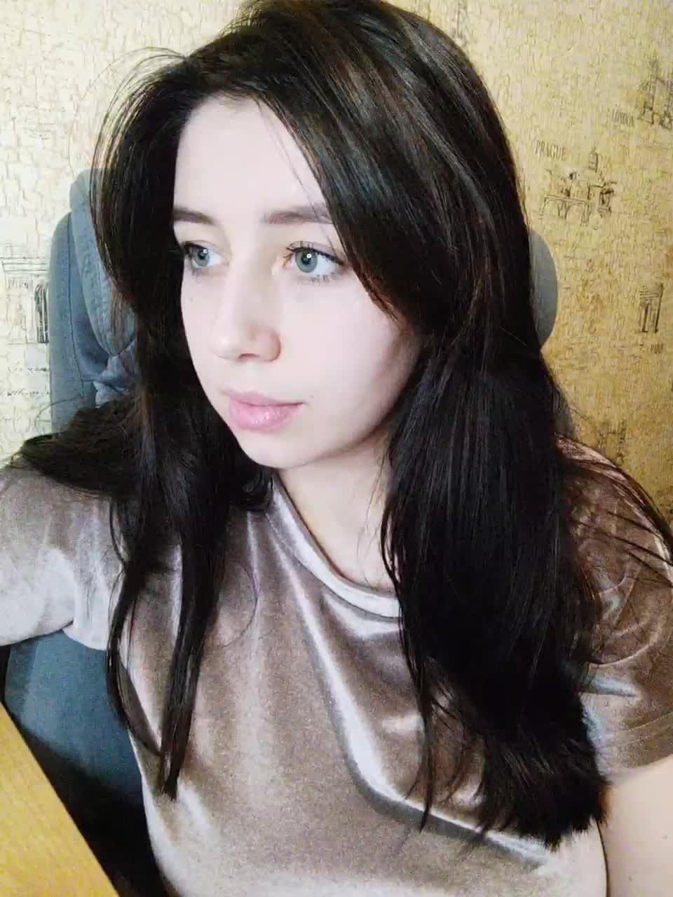 View or download file mialiahot on 2023-02-21 from bongacams