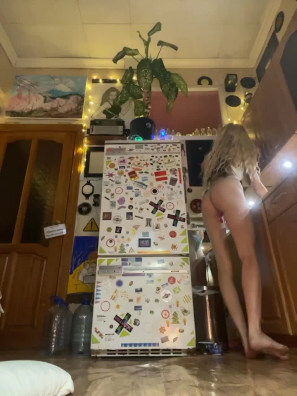 View or download file kika_co on 2023-02-22 from bongacams