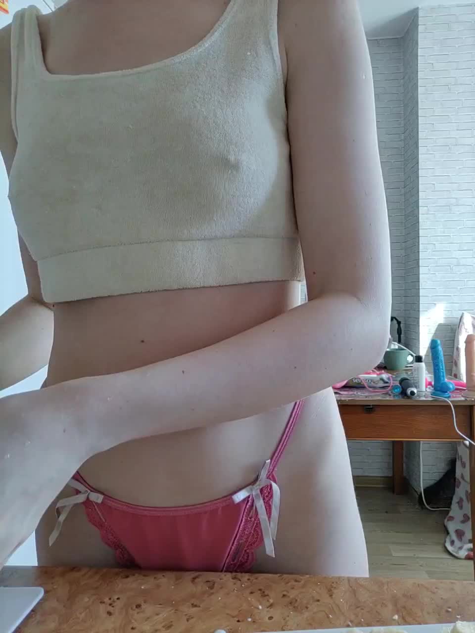 View or download file hollyahrose on 2023-02-23 from bongacams