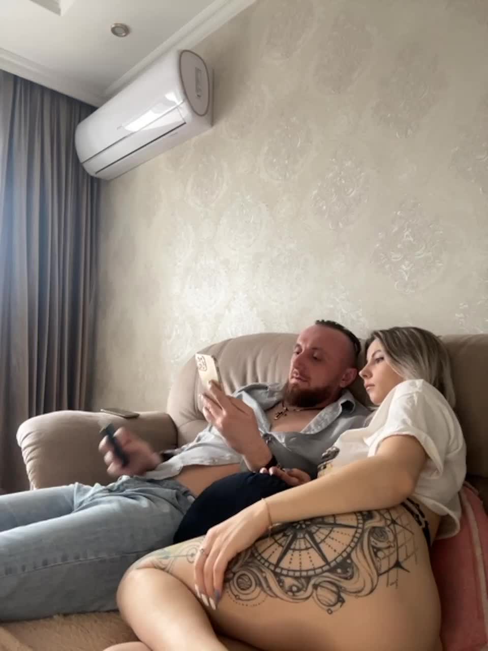 View or download file vik1one1 on 2023-02-24 from bongacams