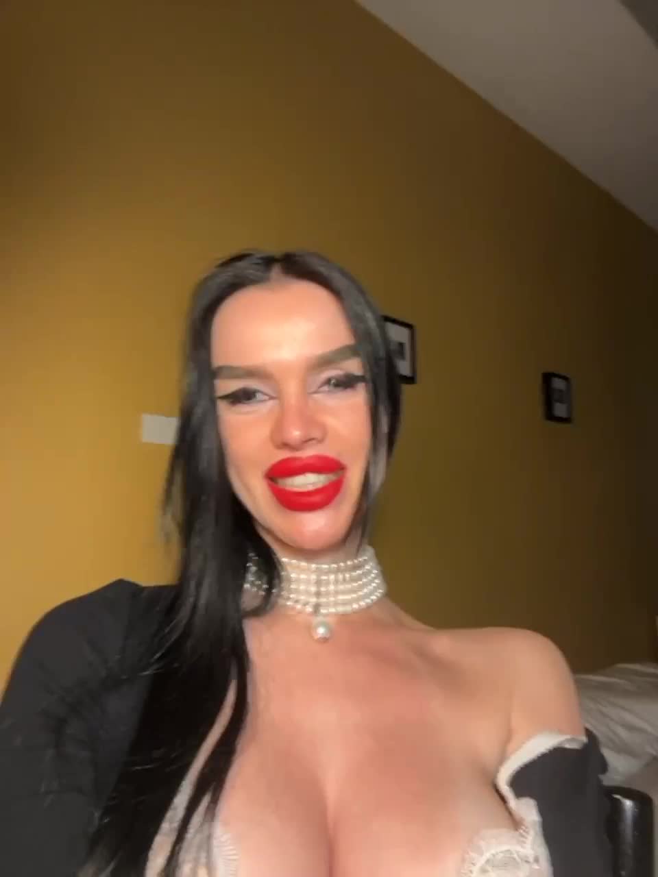 View or download file pantherrra on 2023-02-25 from bongacams