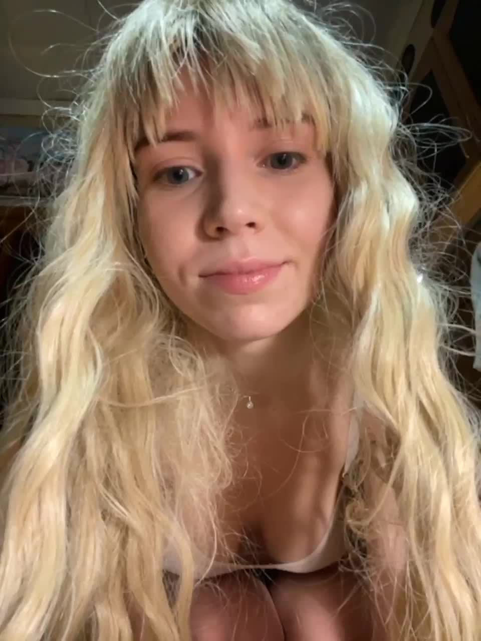 View or download file kika_co on 2023-02-26 from bongacams