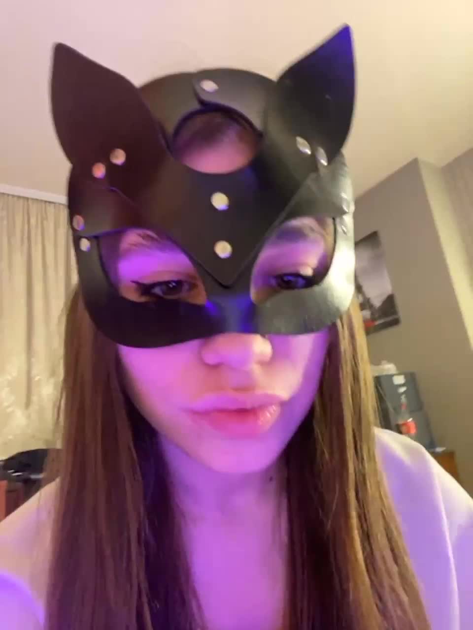 View or download file skromnayaa on 2023-02-26 from bongacams