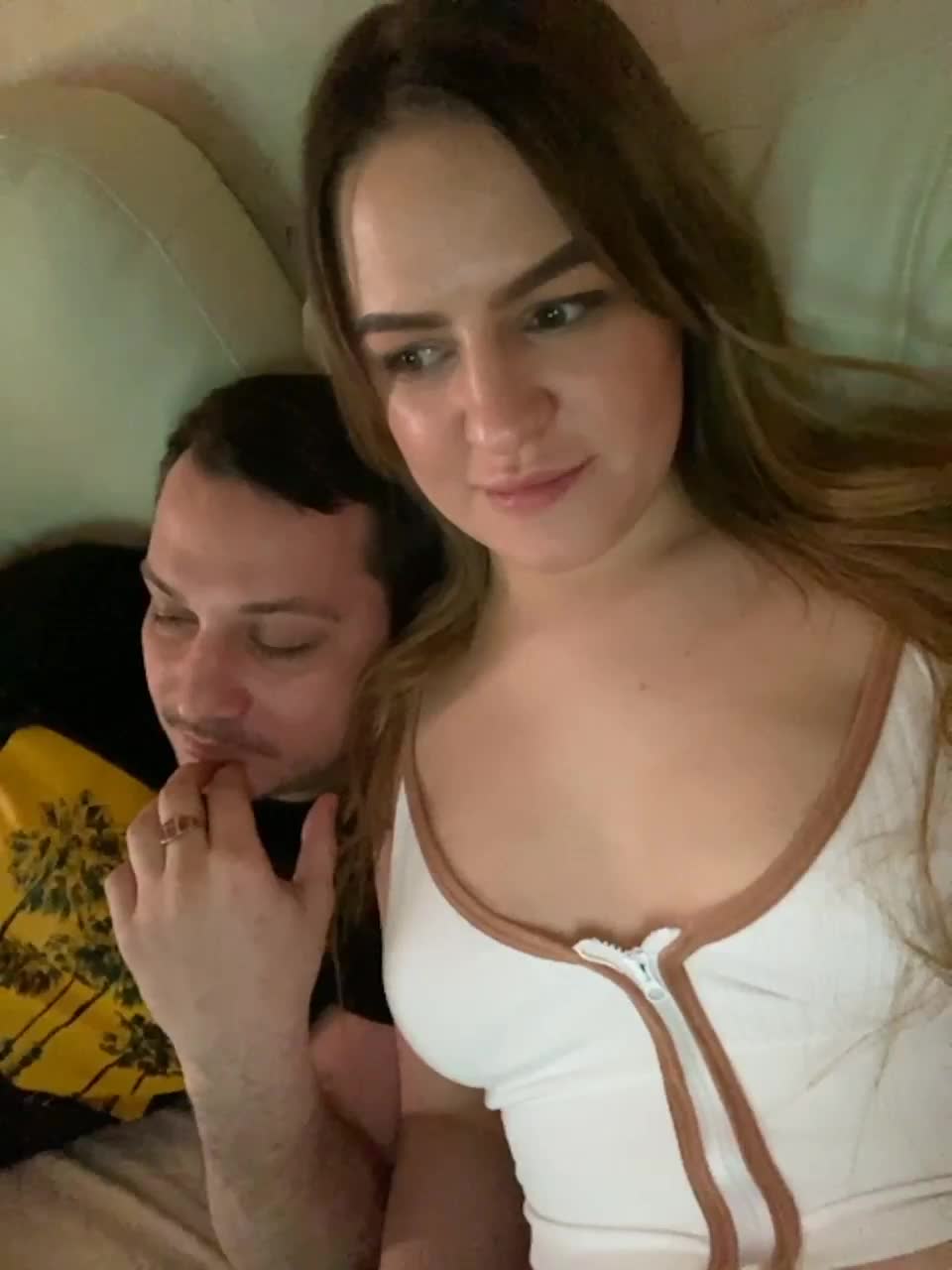 View or download file banana_peach on 2023-02-27 from bongacams